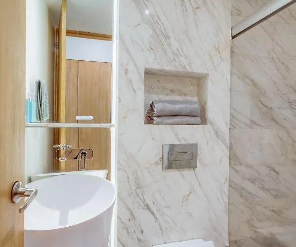 Lovely & Spacious With Pool & Gym In La Condesa - Icon Apartment *